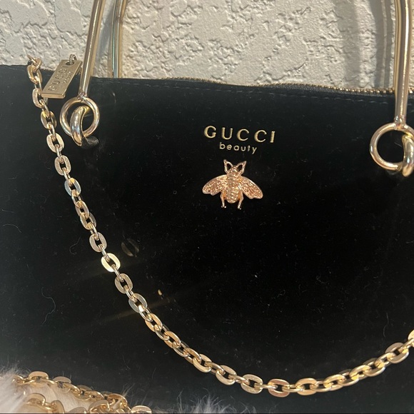 Gucci Black Velvet Cosmetic Pouch Bag with Crossbody Chain and Handles - Picture 4 of 9